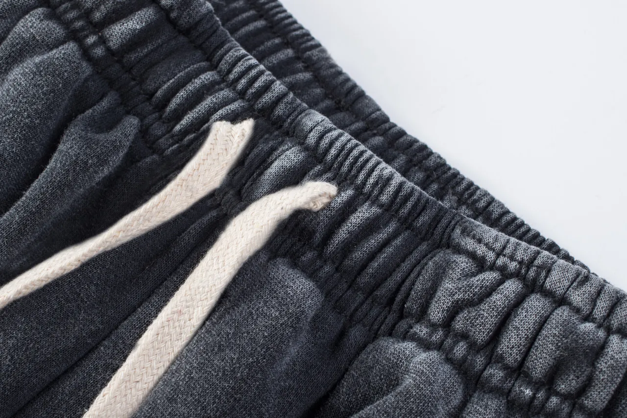 W2232#P150💰 Stone Stone Black Warrior Small Label Compass Washed and Distressed Drawstring Terry High Street Long Sweatpants for Men and Women Fashionable 🛒This item can be worn by both men and women. The texture is very good and it looks great on the upper body. It can be worn on the high street for casual wear. It looks slim and looks good in photos📷 Color: Washed Black Size: M L XL XXL